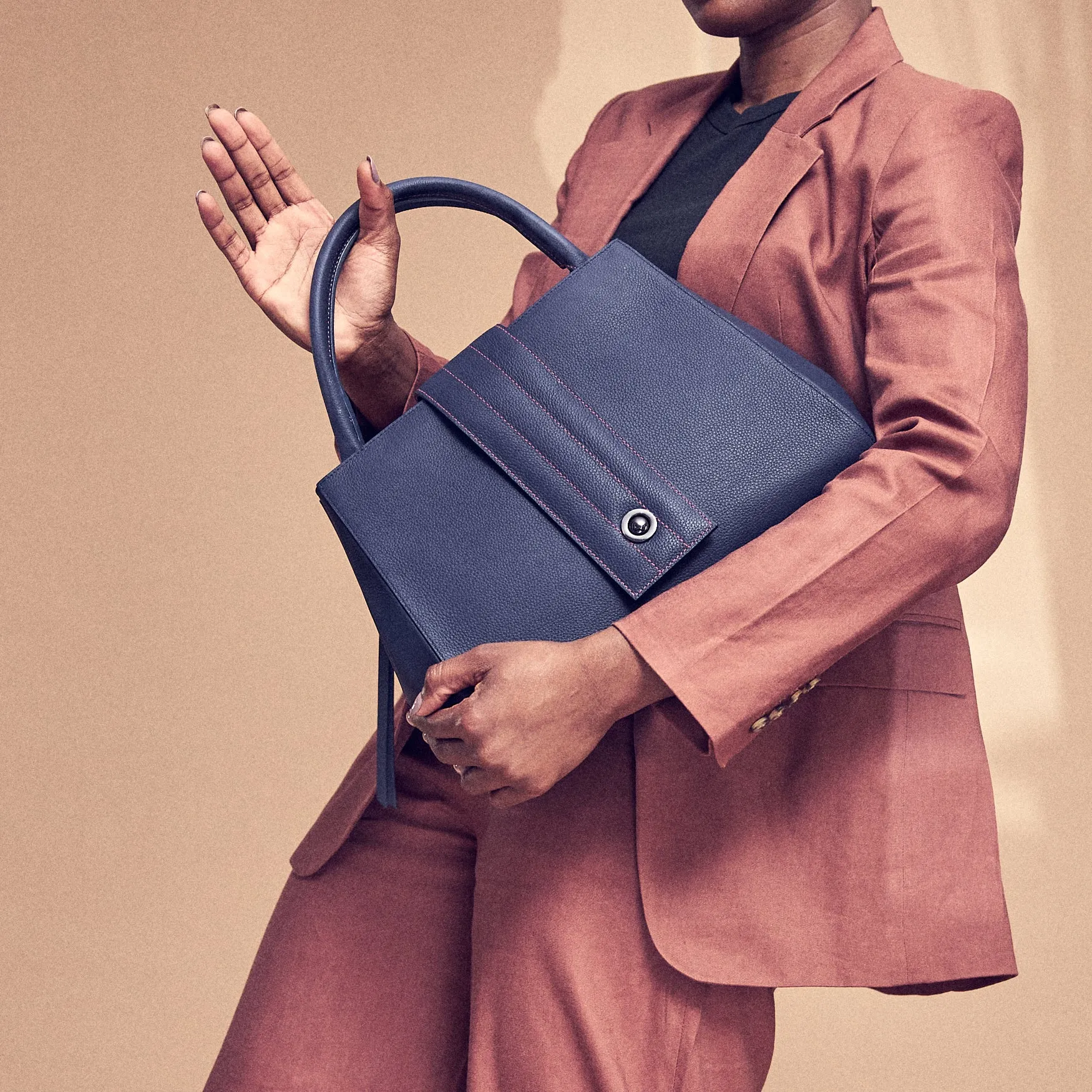 briffani lean interchangeable quilted closure tote - flirty denim with gunmetal