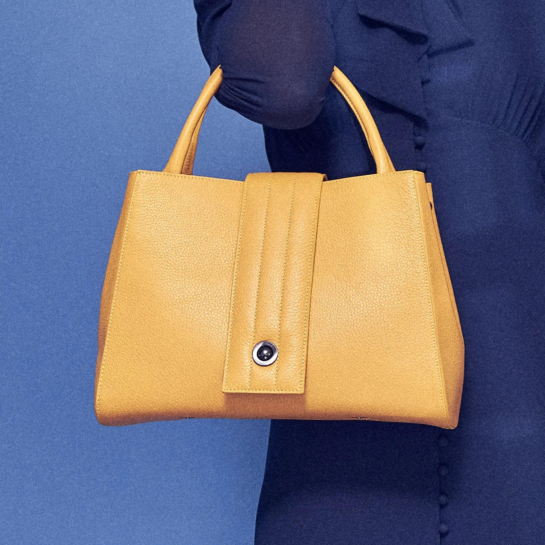 briffani lean interchangeable quilted closure tote - maize with gunmetal