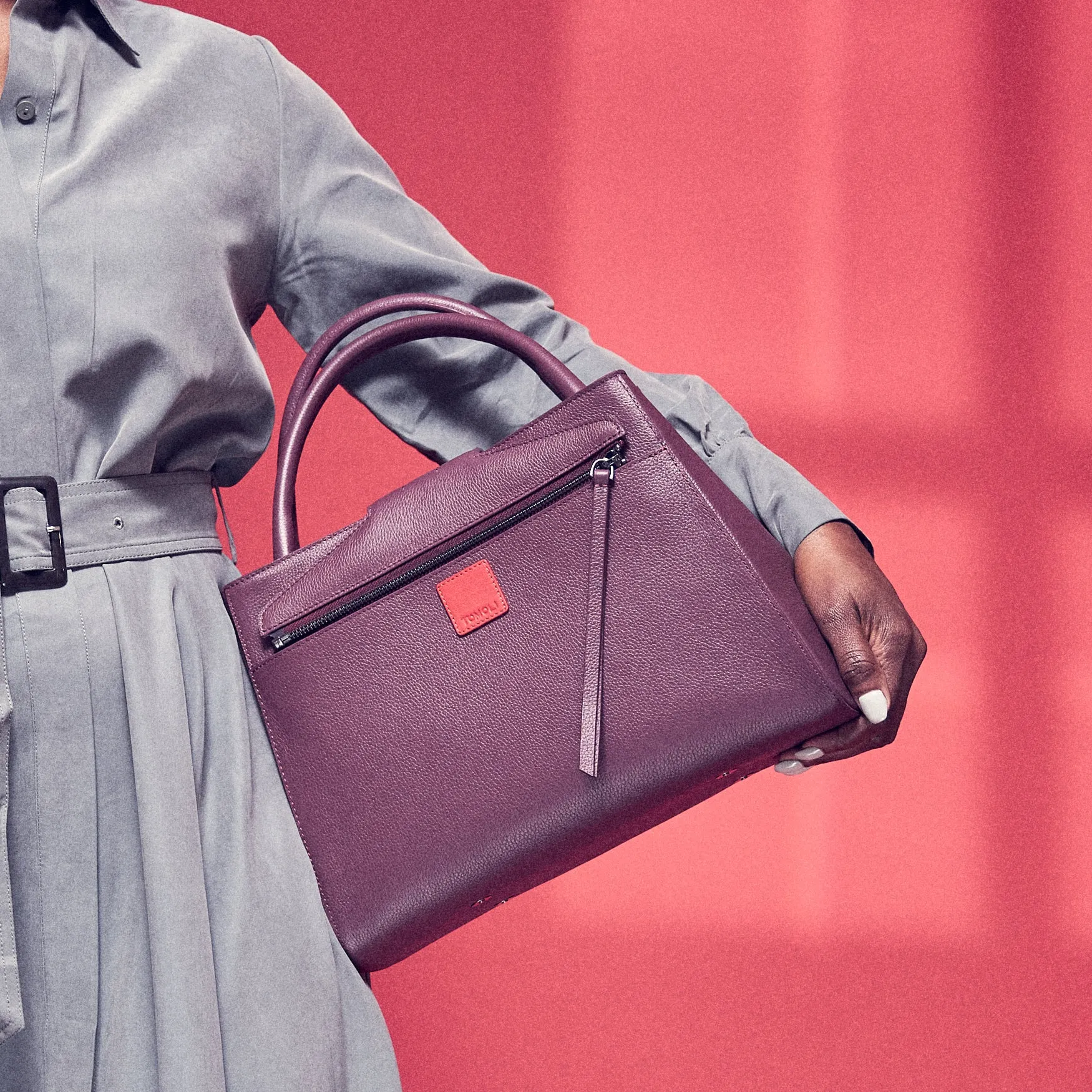 briffani lean interchangeable quilted closure tote - sangria with gunmetal