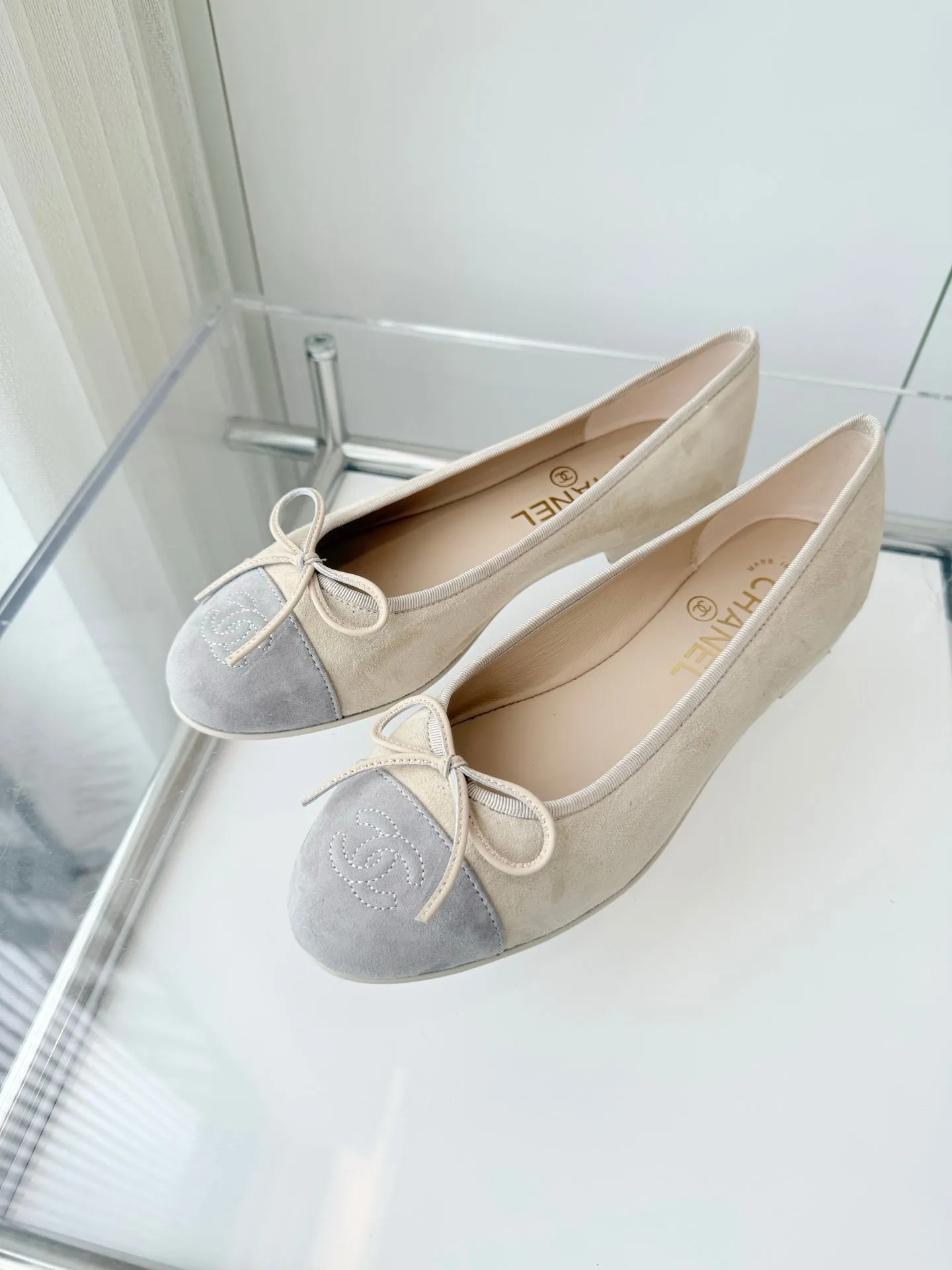 CC Ballet Flat Beige Suede 238765