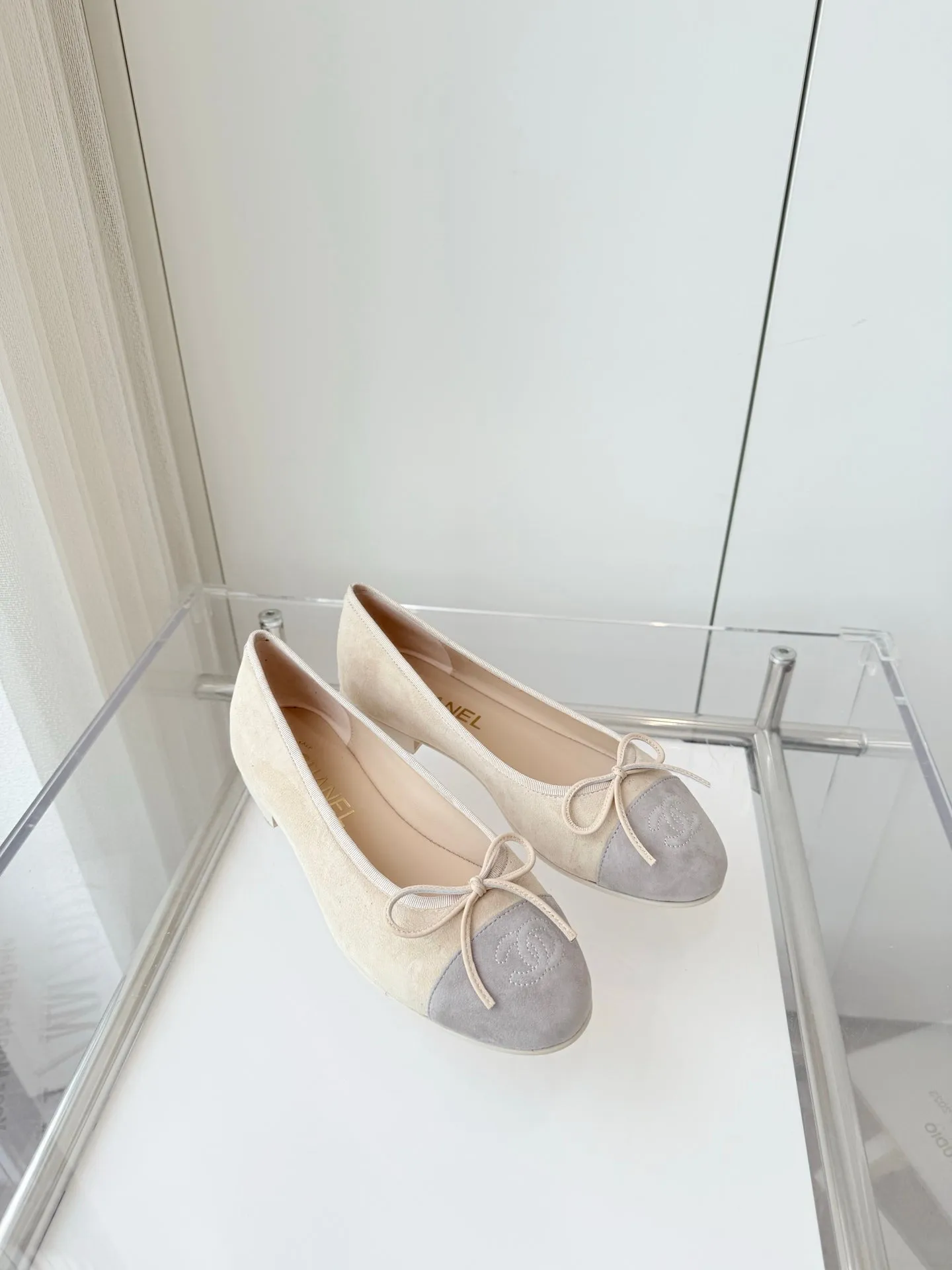CC Ballet Flat Beige Suede 238765