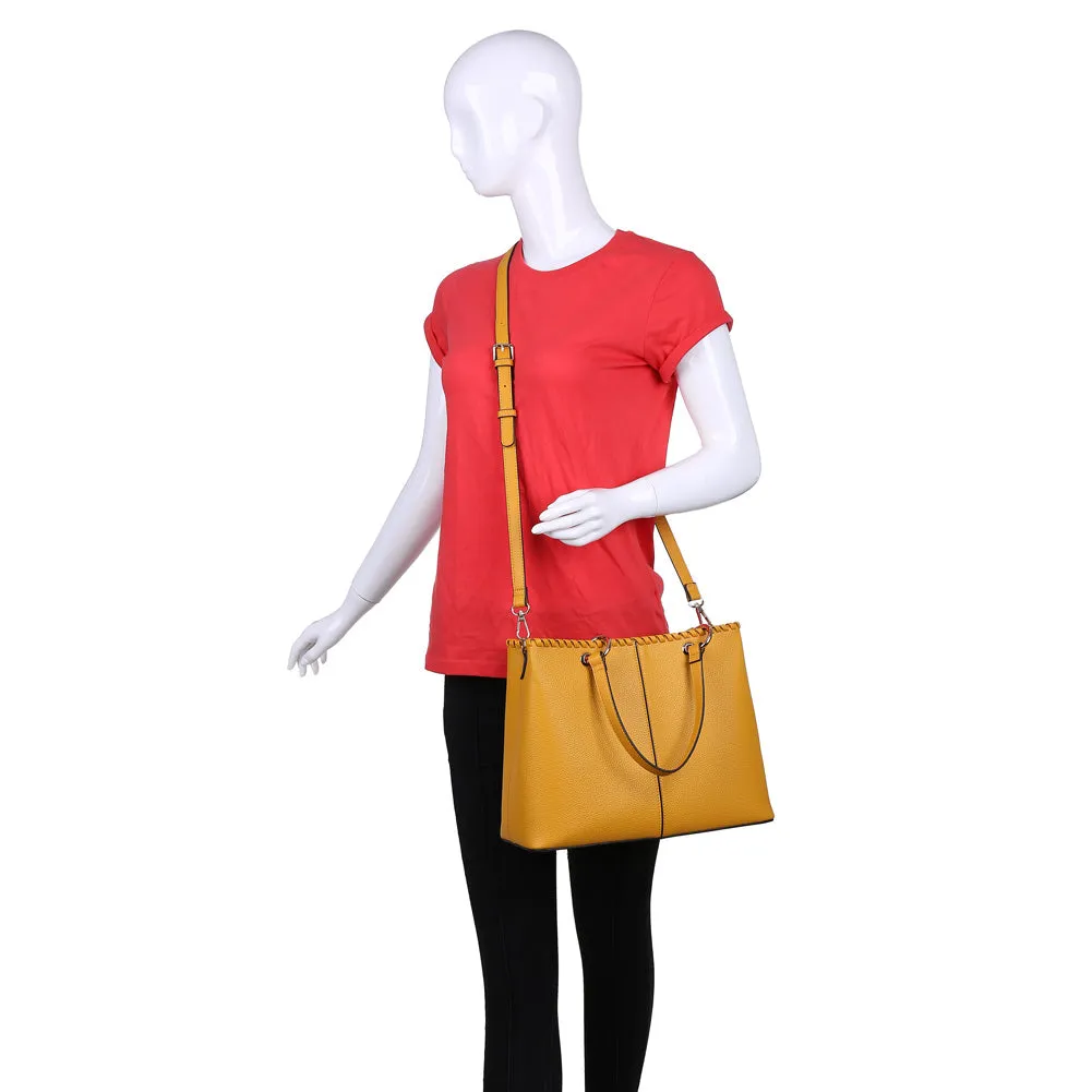 Daphne Satchel