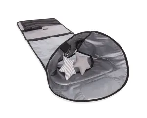 Foldable wallet mat with motion barrier
