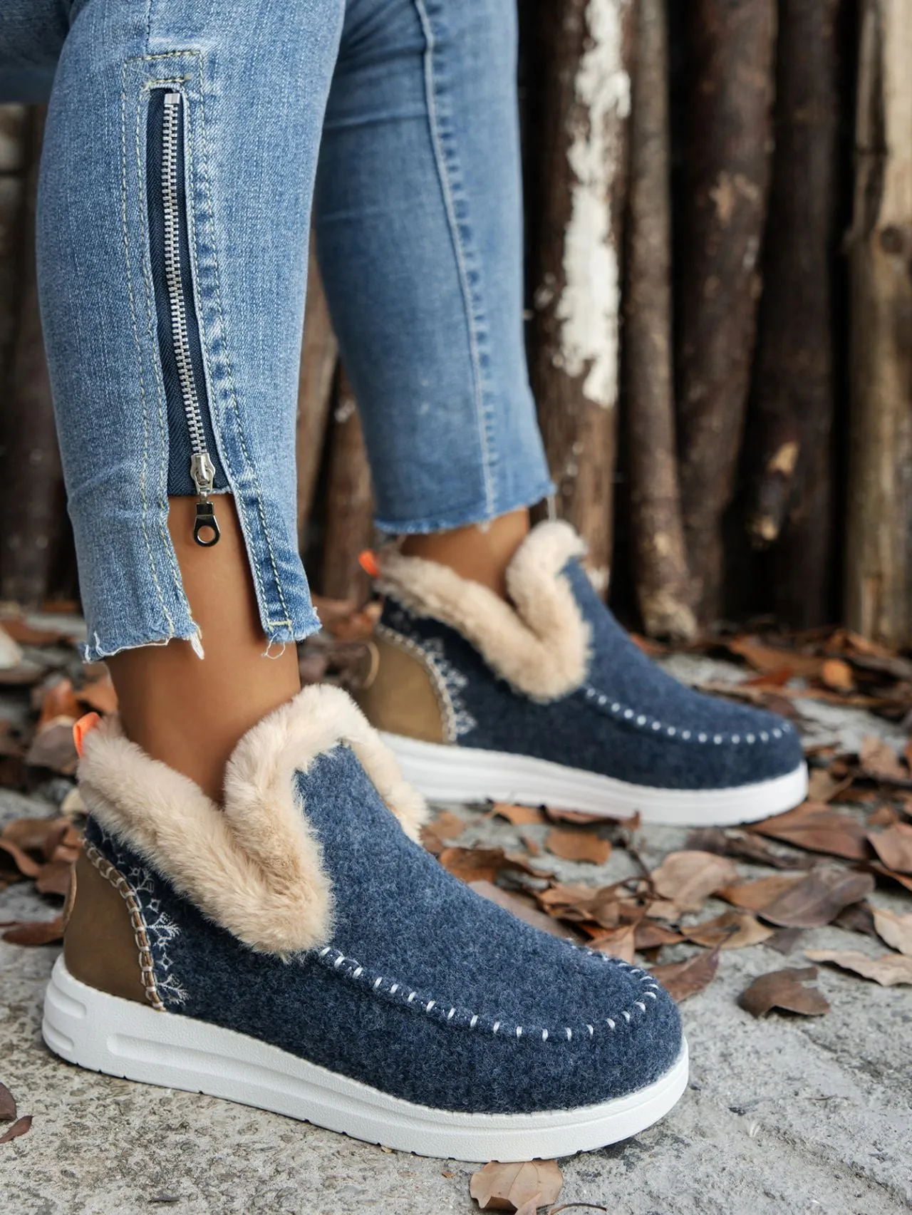 Furry Suede Round Toe Flat Boots