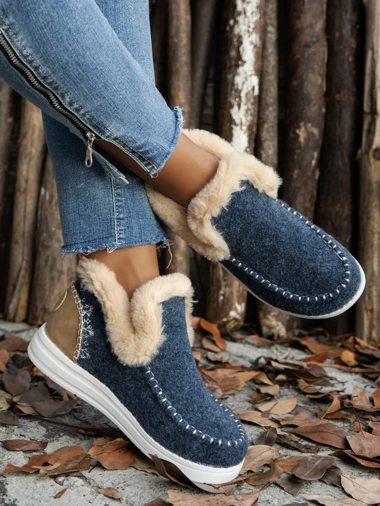 Furry Suede Round Toe Flat Boots