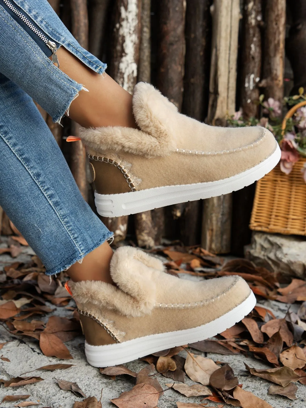 Furry Suede Round Toe Flat Boots