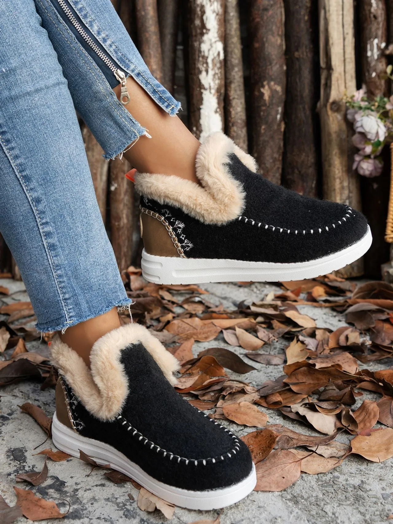 Furry Suede Round Toe Flat Boots