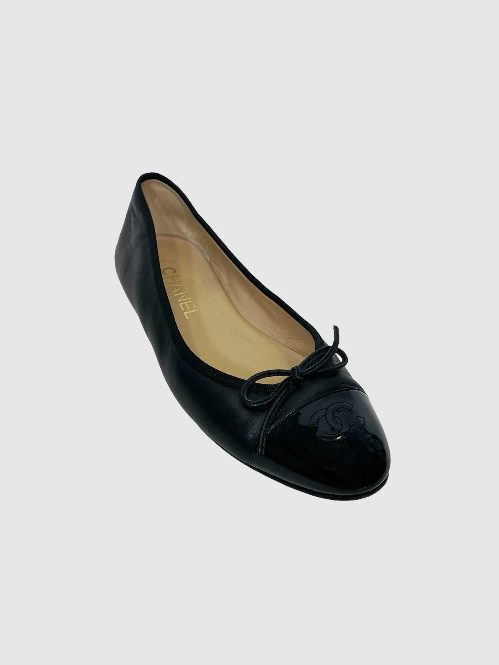 Interlocking CC Leather Ballerina Flats - Size 39.5