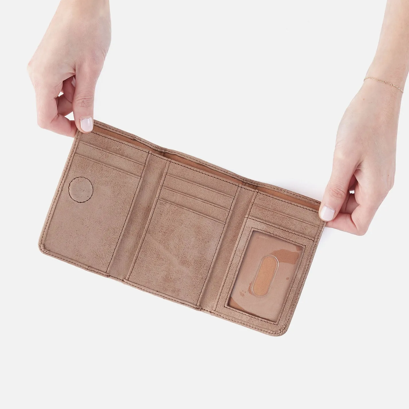 Jill Trifold Wallet In Buffed Leather - Hazel