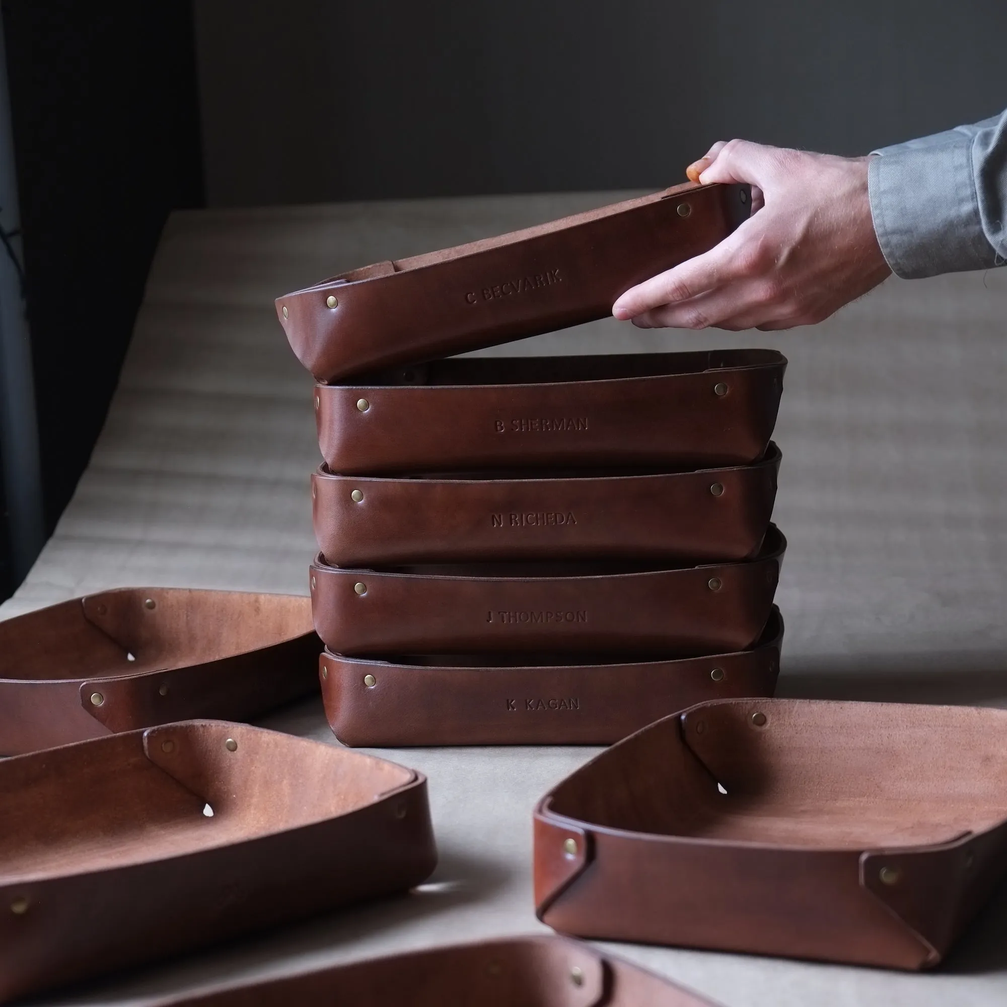 LARGE LEATHER VALET TRAY / BROWN