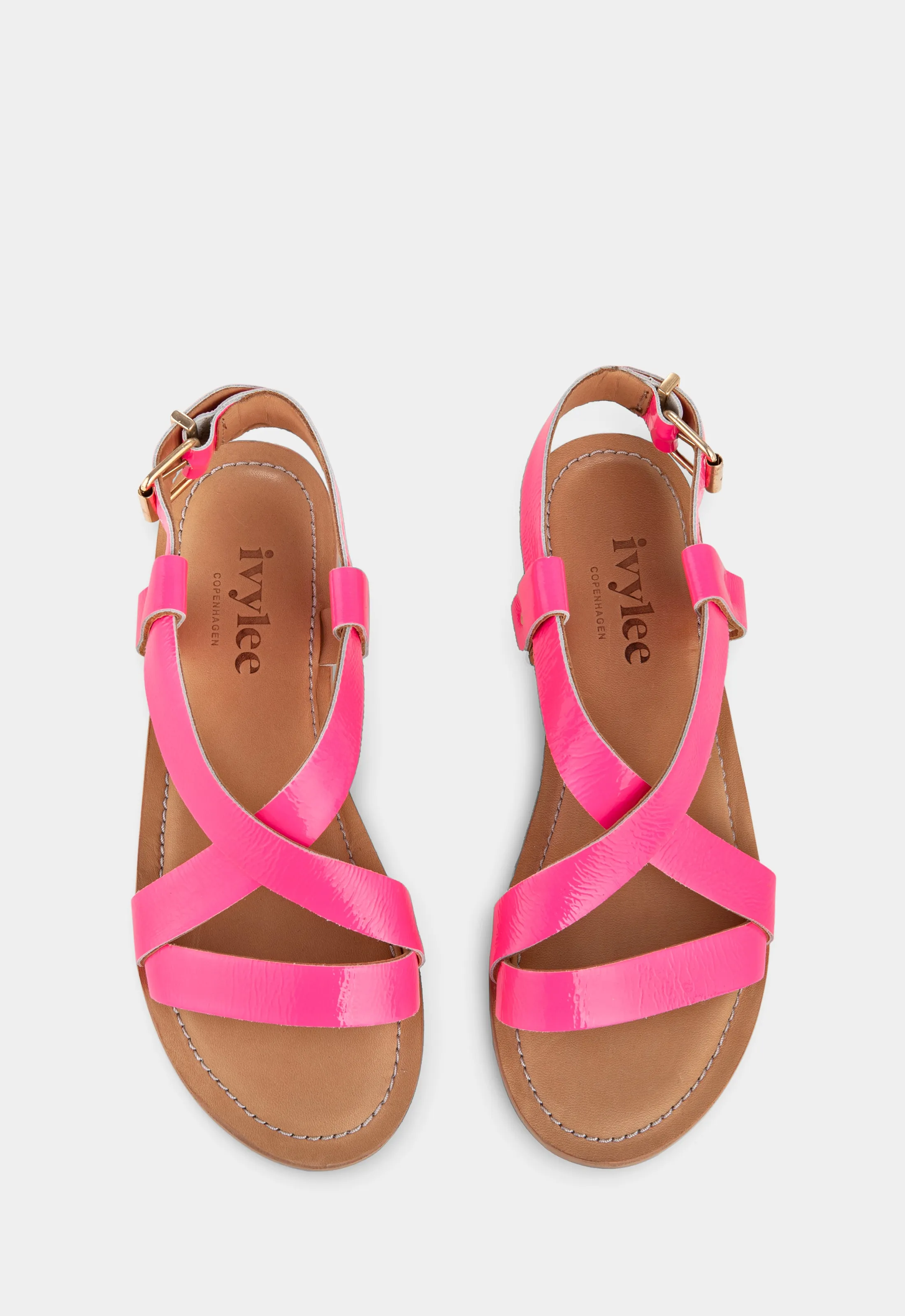 Laura - Patent Pink