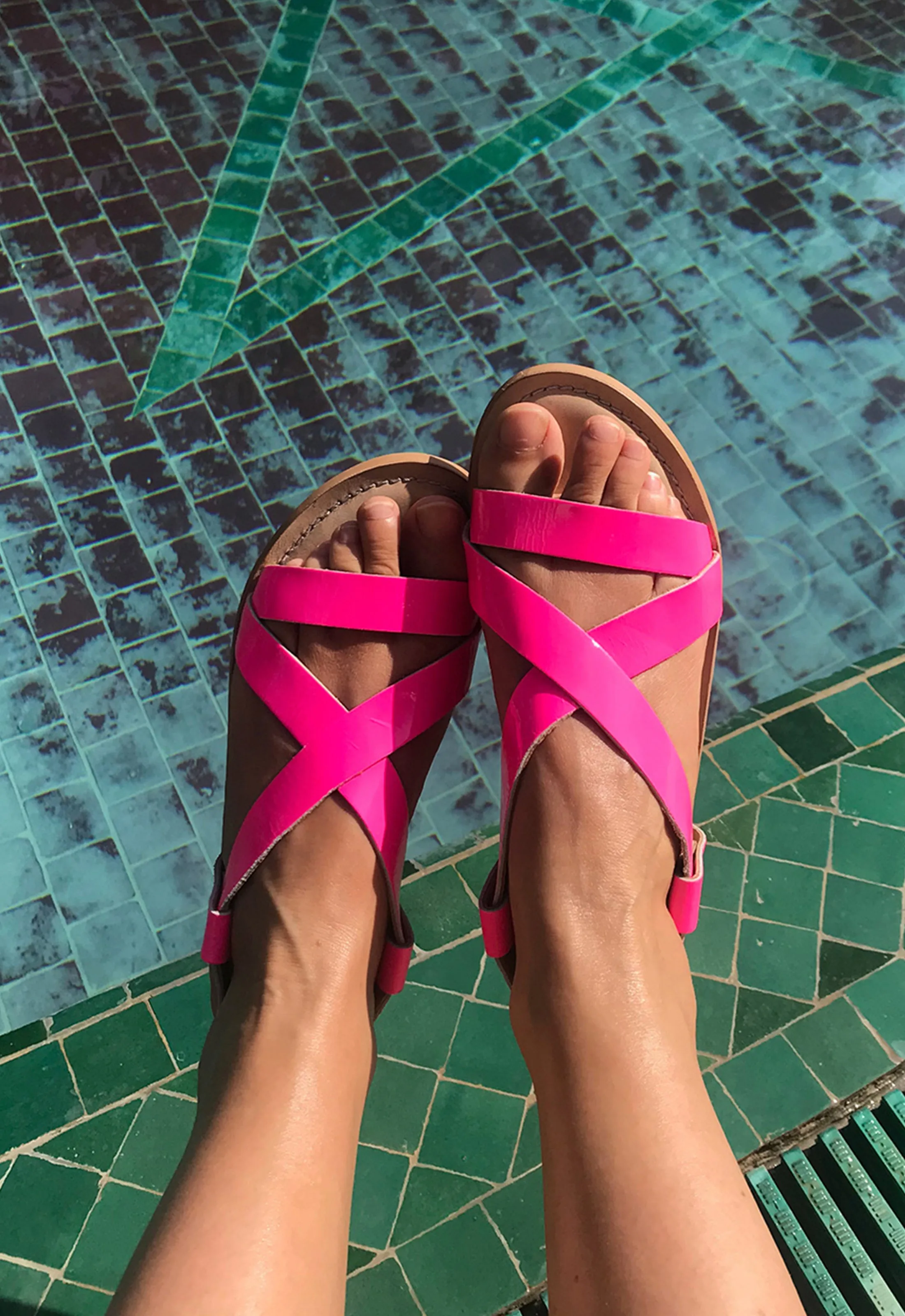 Laura - Patent Pink