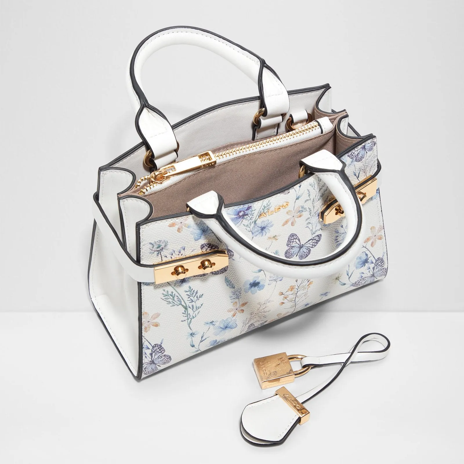 Lisbon / Satchel