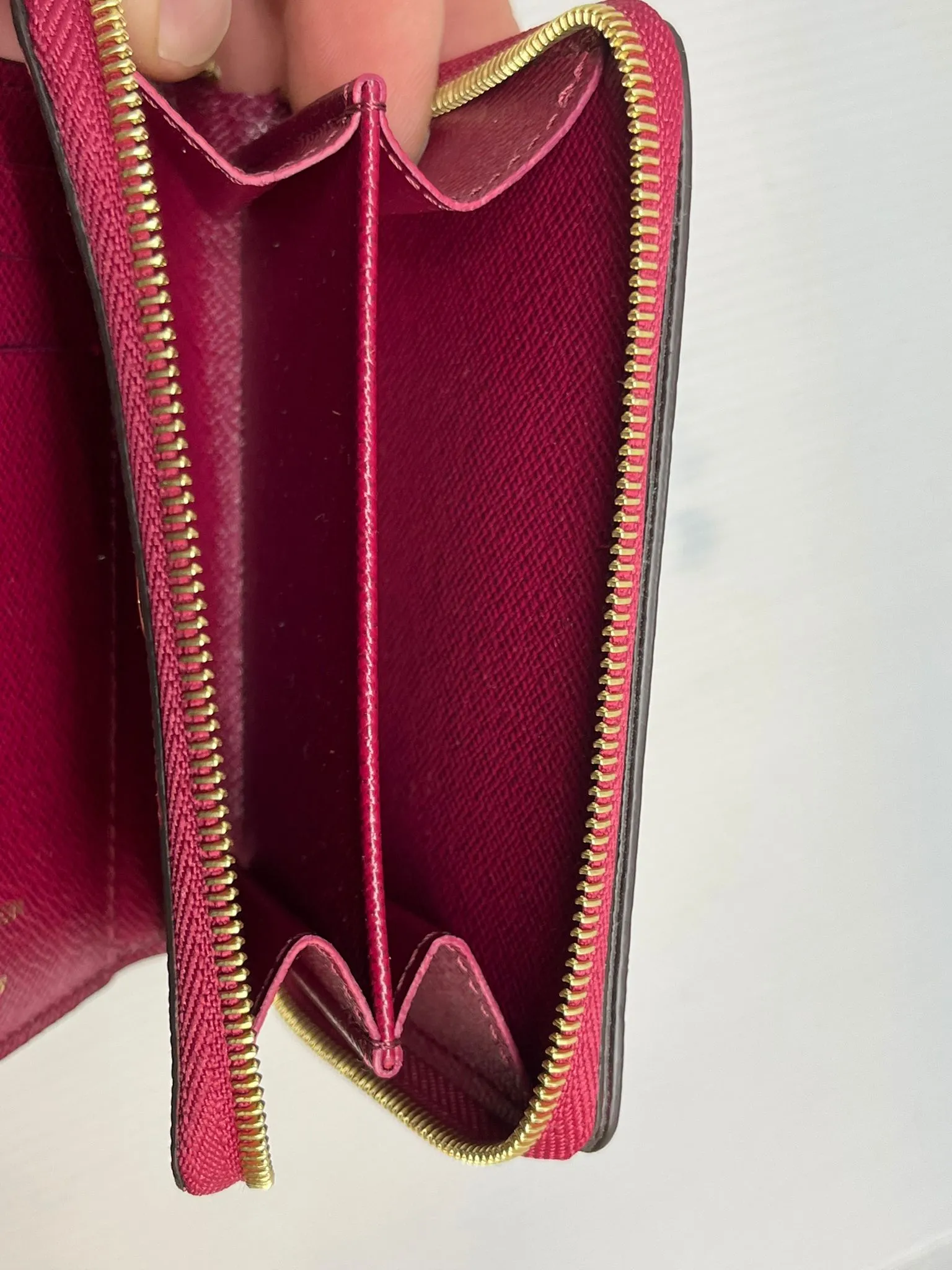 Lou Wallet Fuchsia