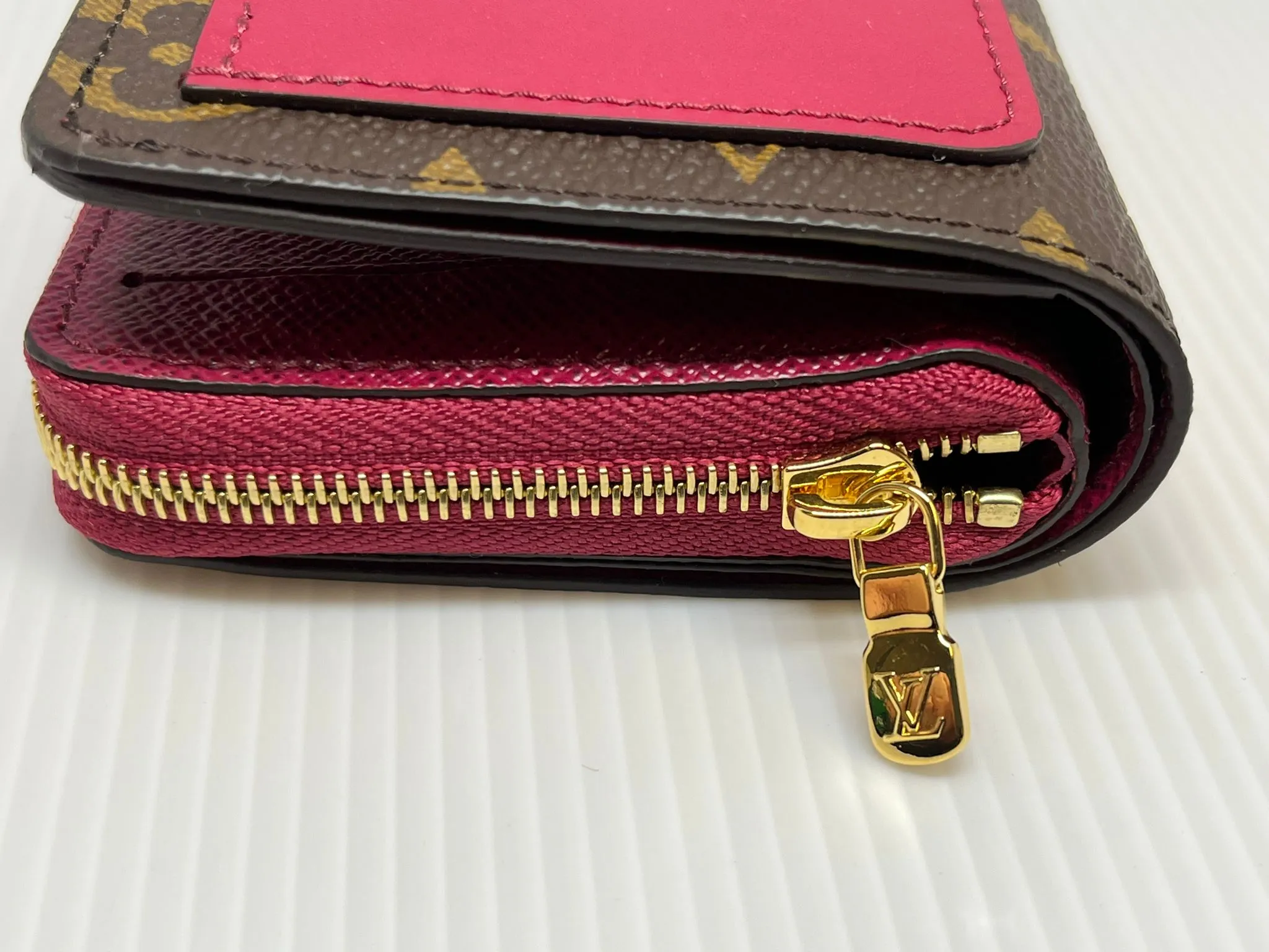 Lou Wallet Fuchsia