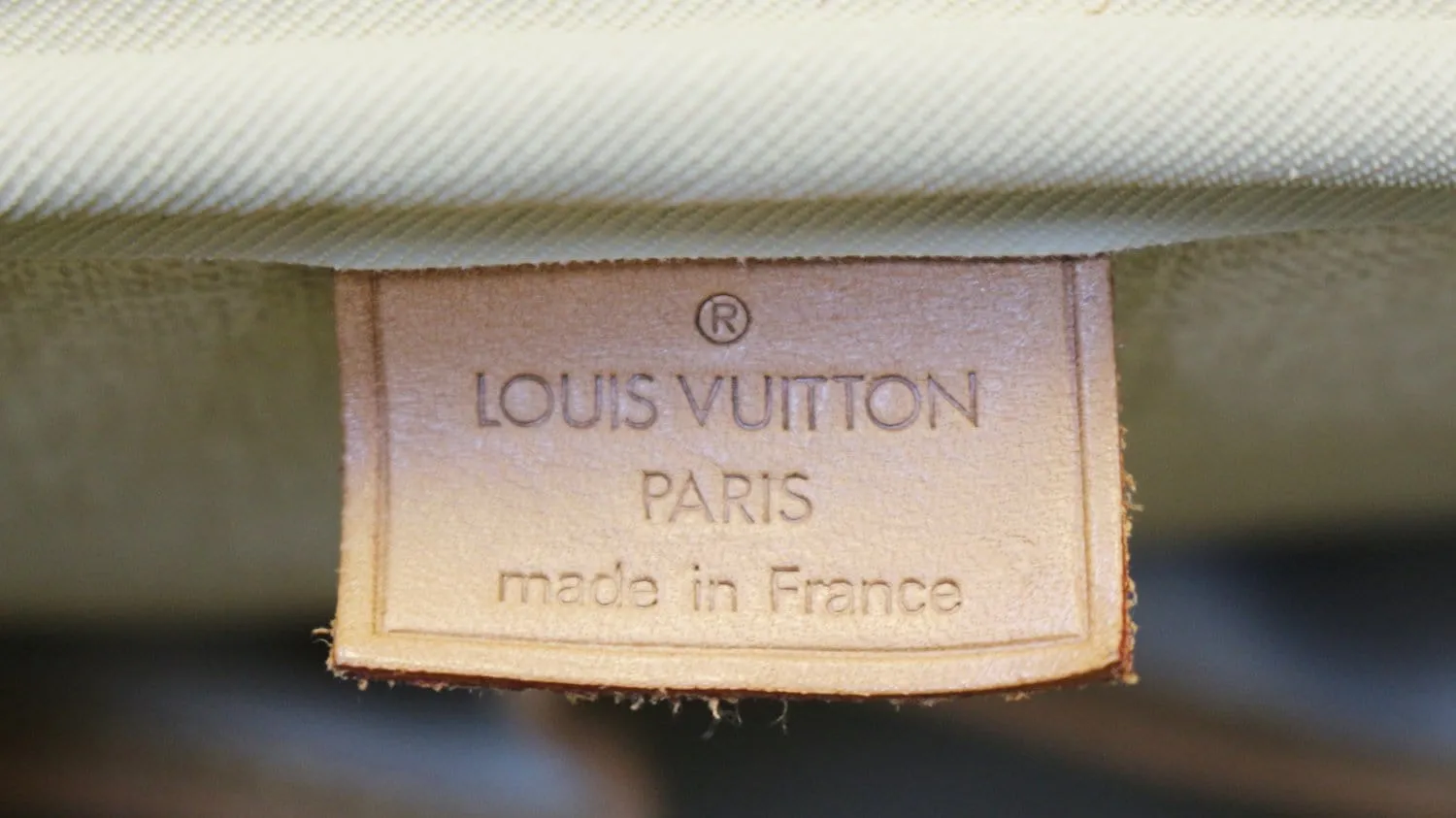 LOUIS VUITTON Monogram Canvas Deauville Boston Satchel Bag