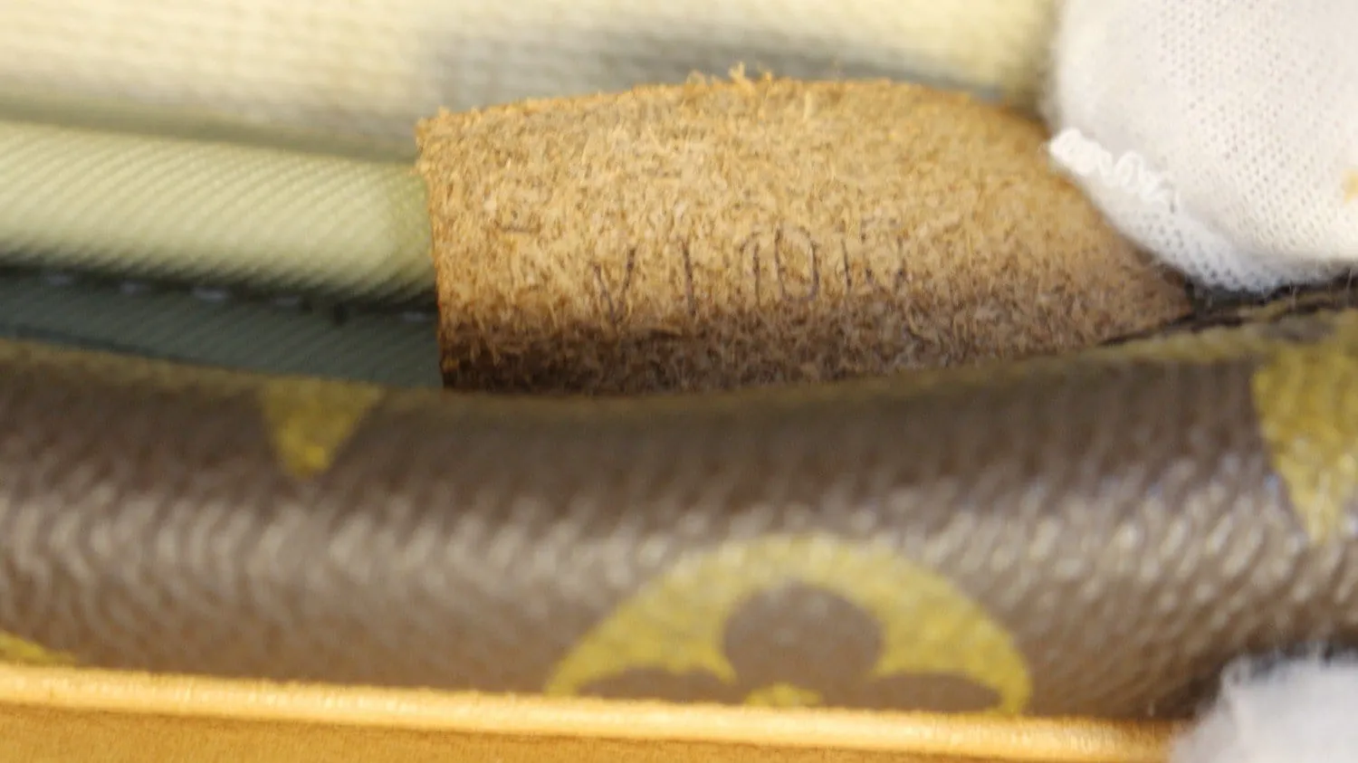 LOUIS VUITTON Monogram Canvas Deauville Boston Satchel Bag