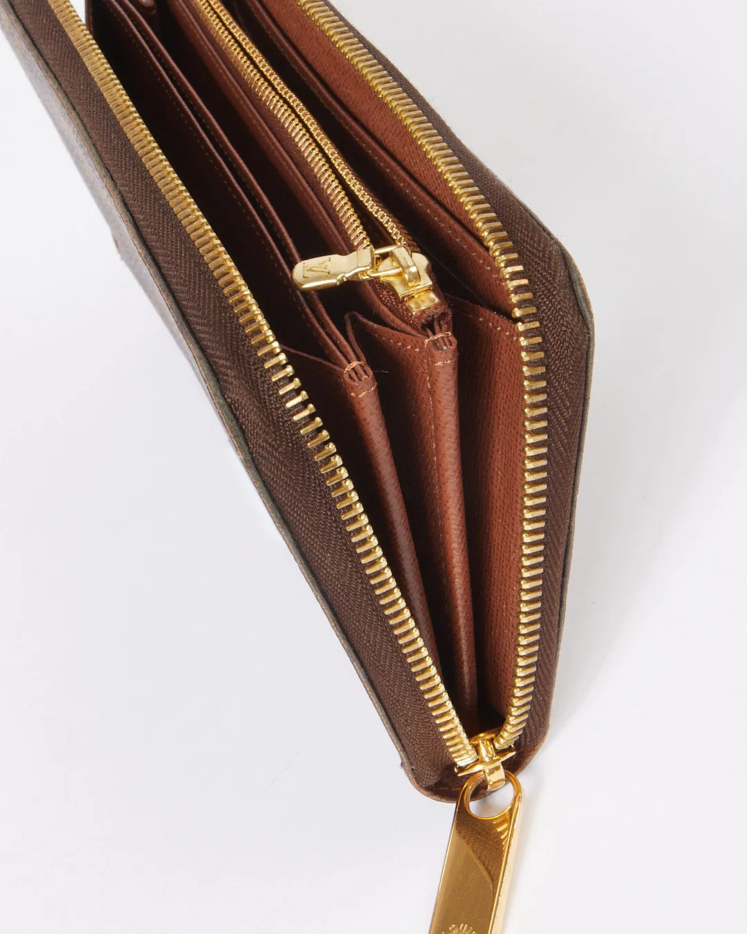 Louis Vuitton Monogram Canvas Zippy Wallet