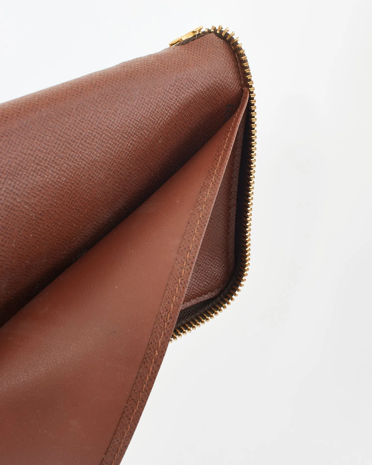Louis Vuitton Monogram Canvas Zippy Wallet