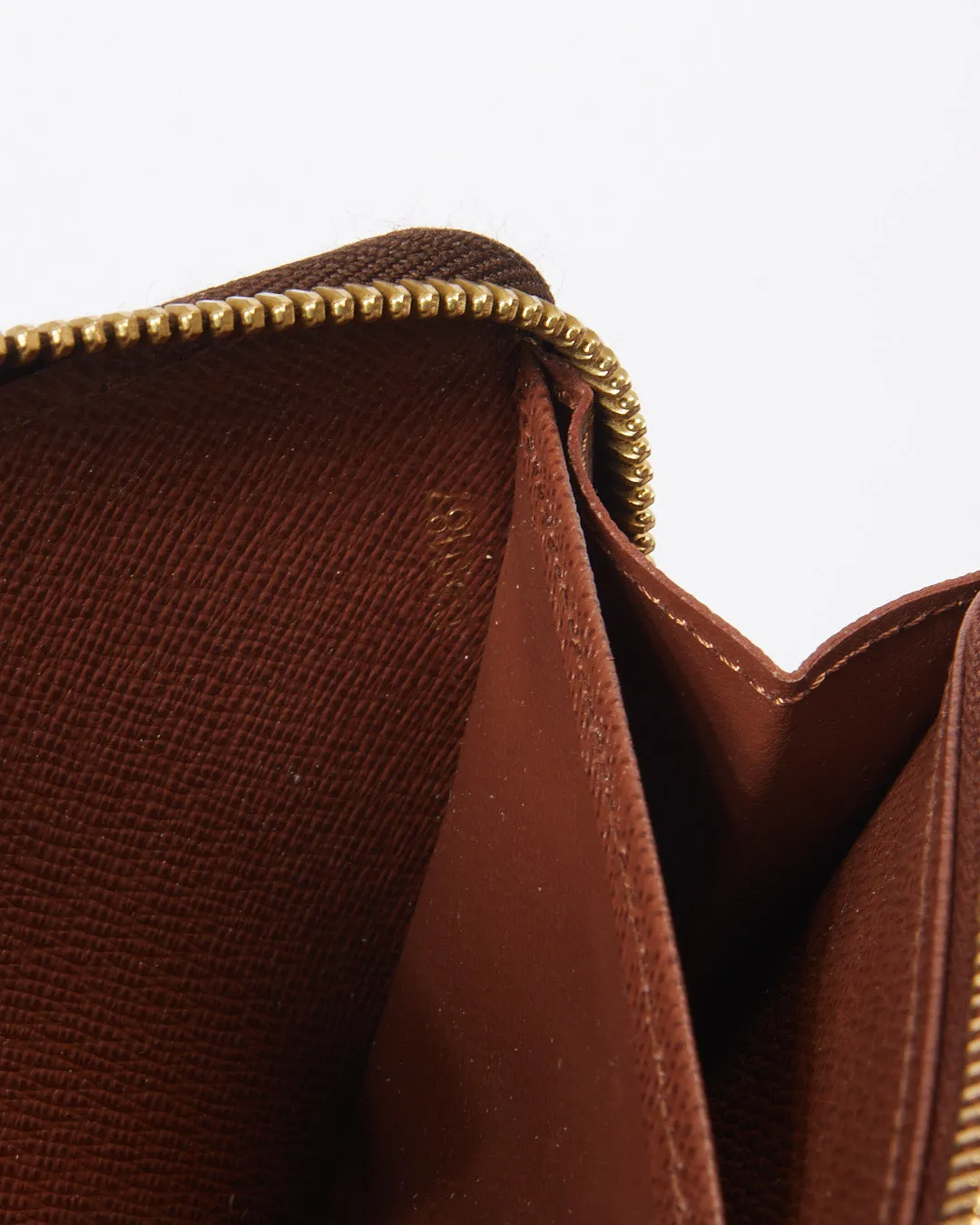 Louis Vuitton Monogram Canvas Zippy Wallet