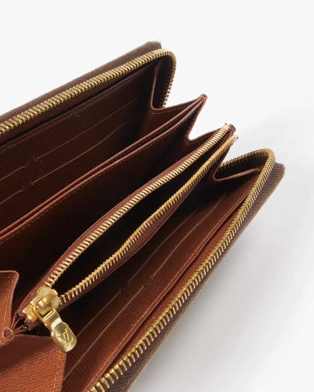 Louis Vuitton Monogram Canvas Zippy Wallet