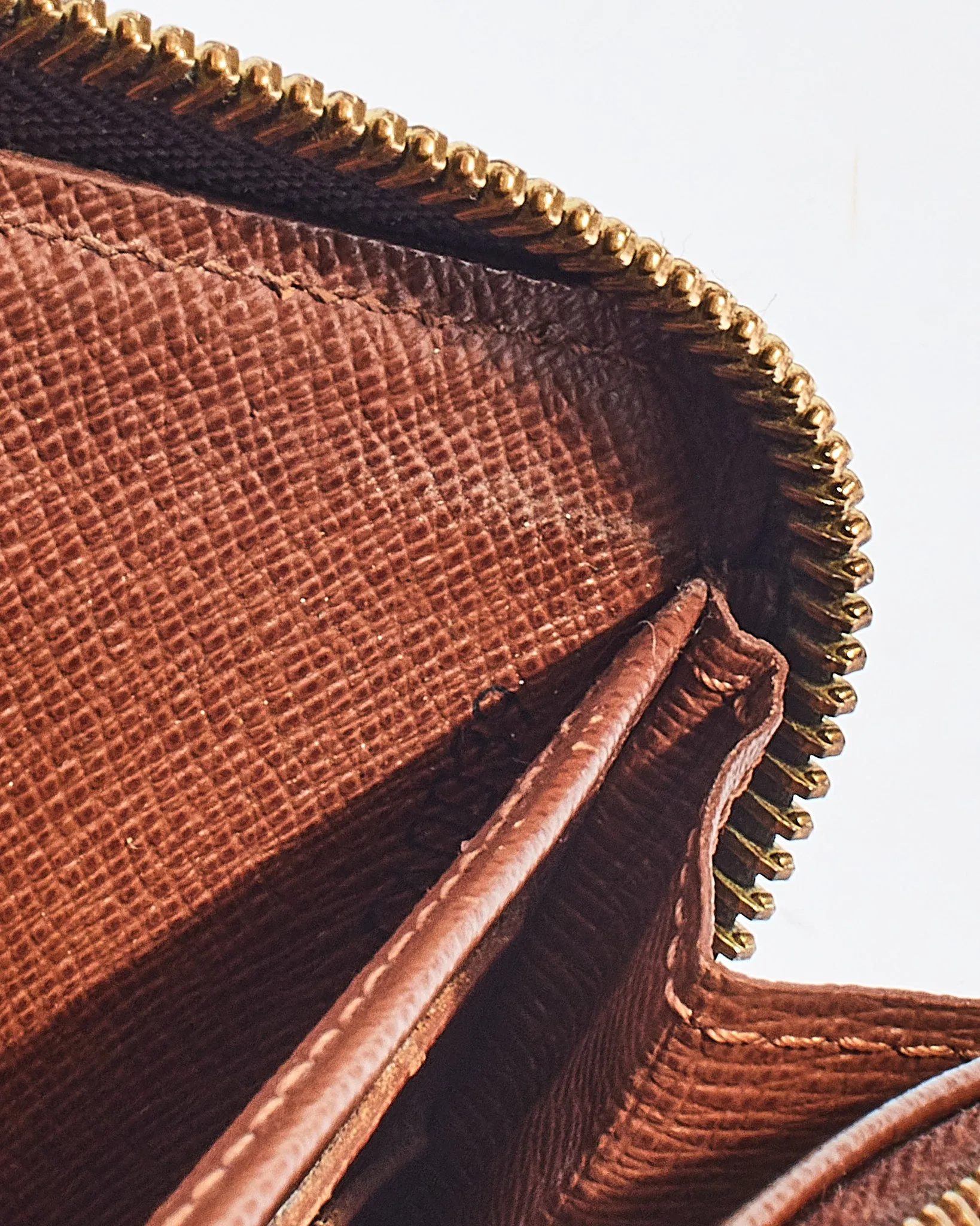 Louis Vuitton Monogram Coated Canvas Zippy Wallet