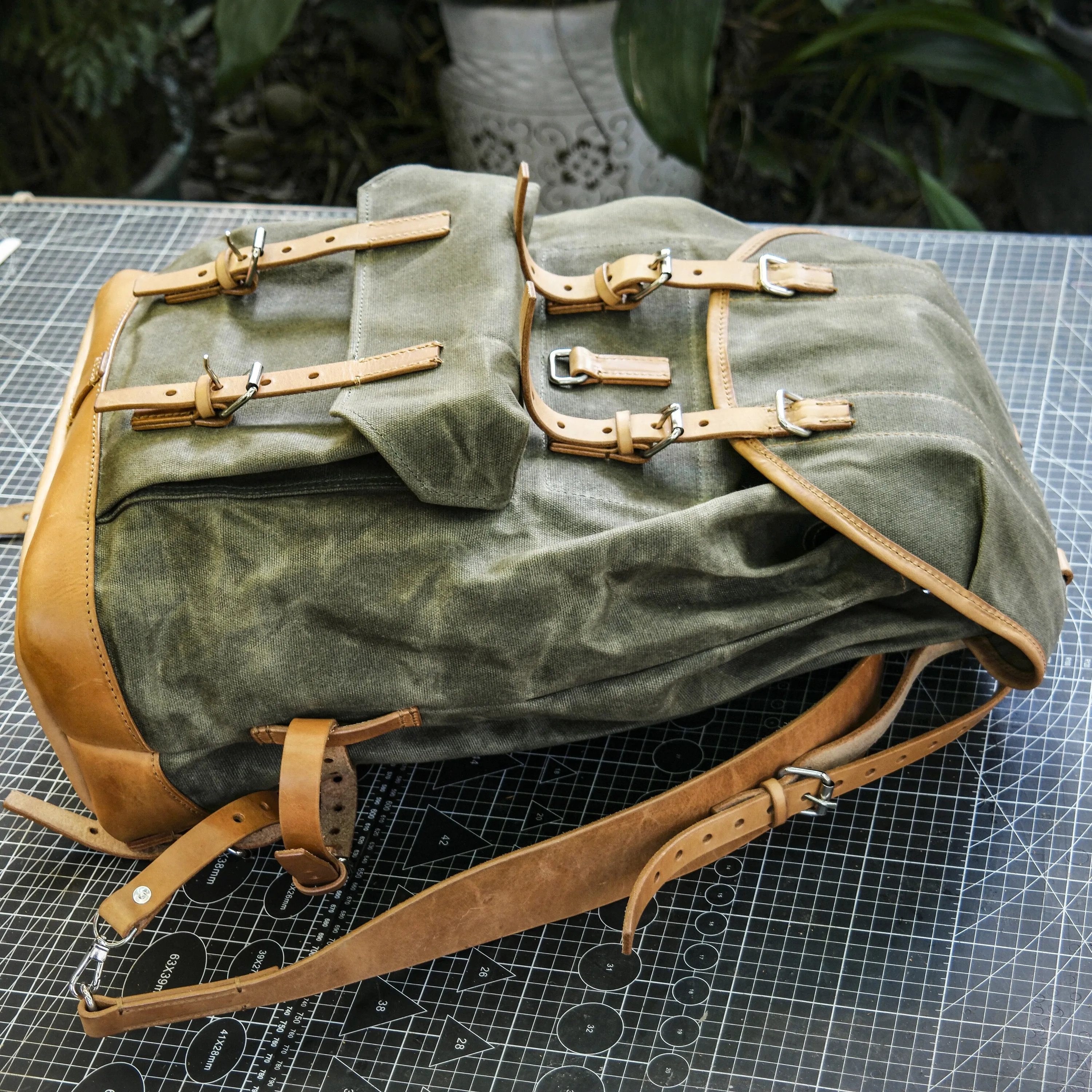 【Physical Pattern】Swiss adventure vintage plant blend cowhide waxed canvas jungle hiking camping handmade backpack