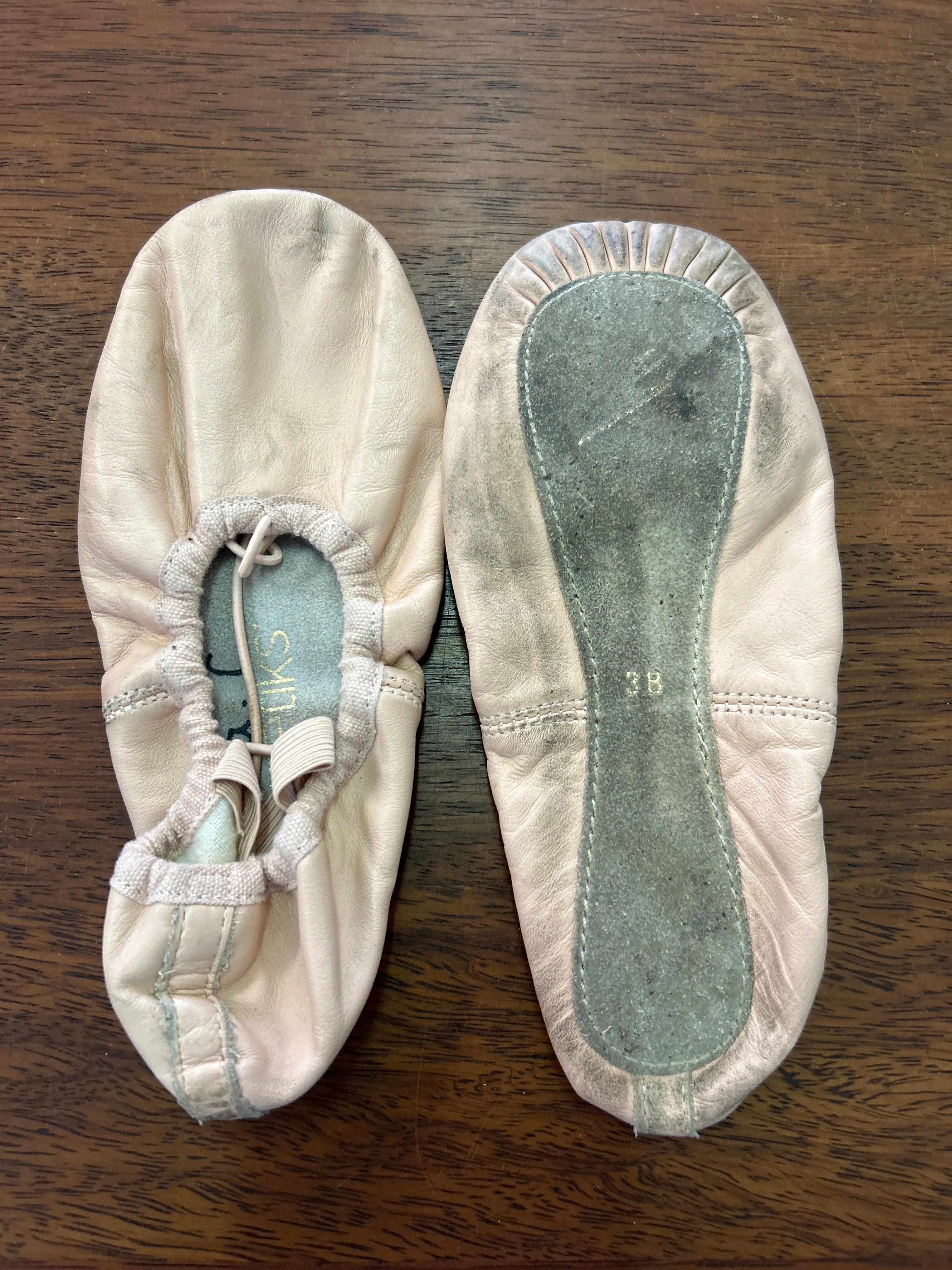 Preloved Energetiks Leather Ballet Shoes - 3B
