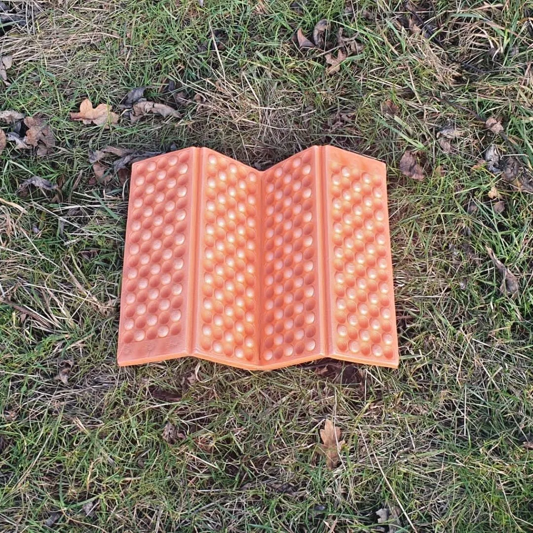 REAR GUARD folding sit-mat