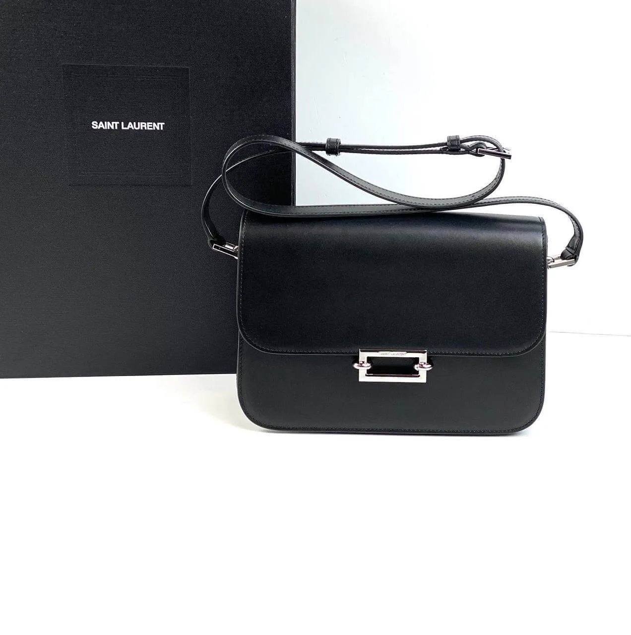 SAINT LAURENT LE PAVÉ BAG IN SMOOTH LEATHER