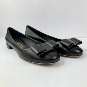 Salvatore Ferragamo Varina CT Flats in Nero
