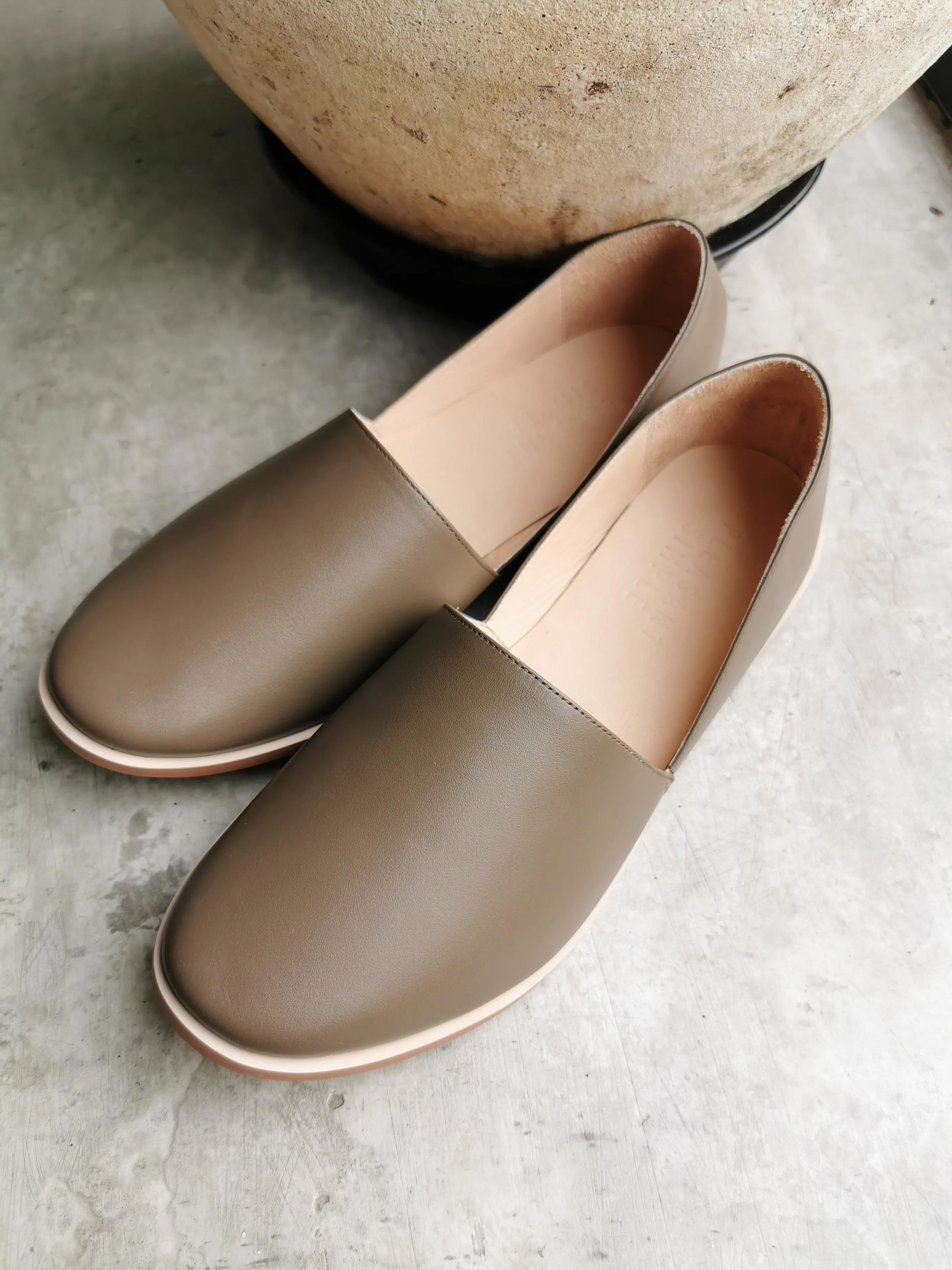 SIMPLE FLATS