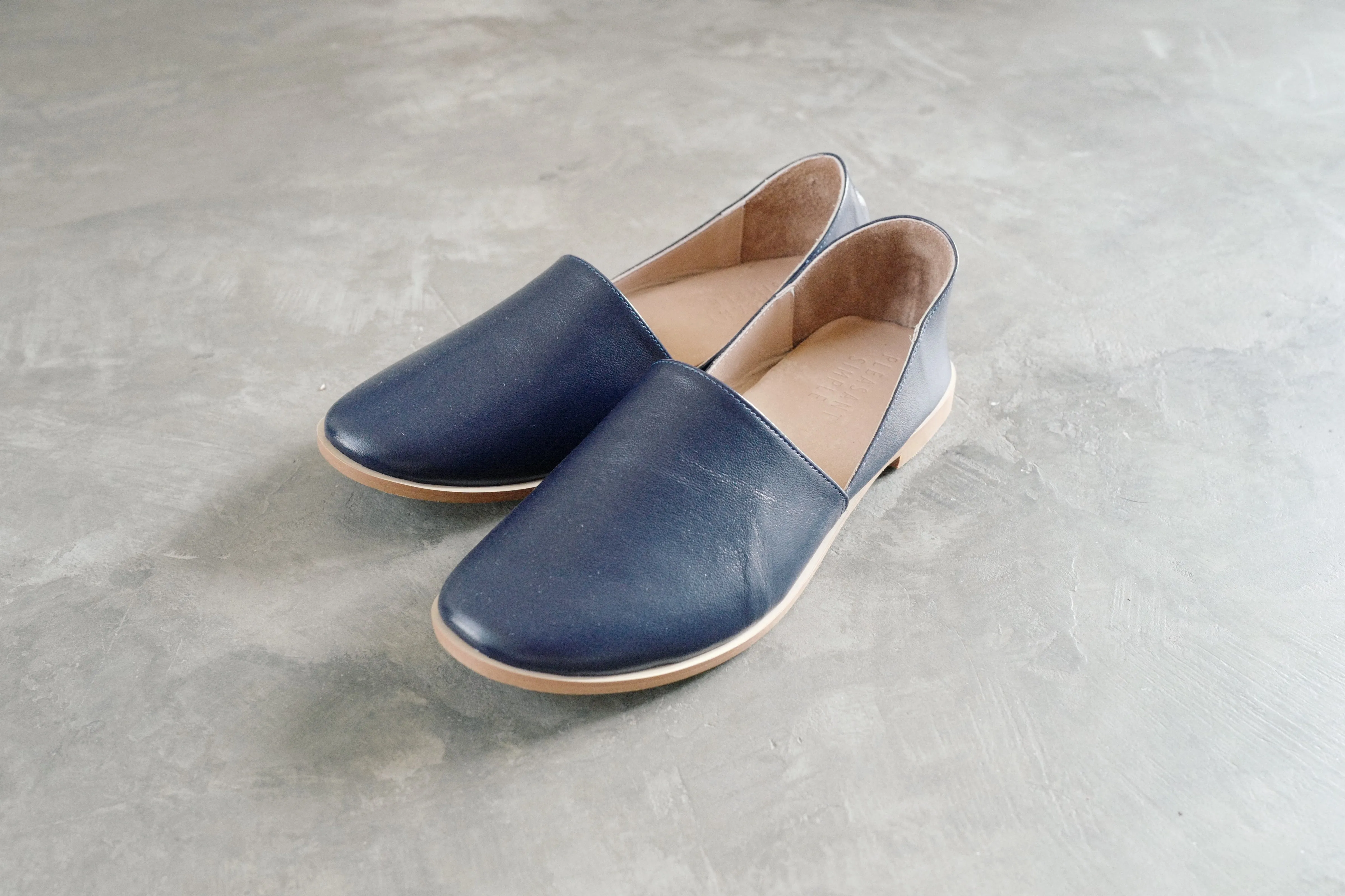 SIMPLE FLATS