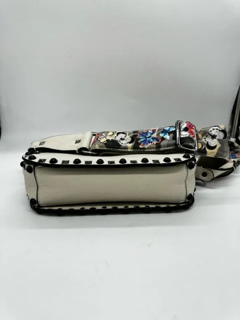 unknown off white handbags