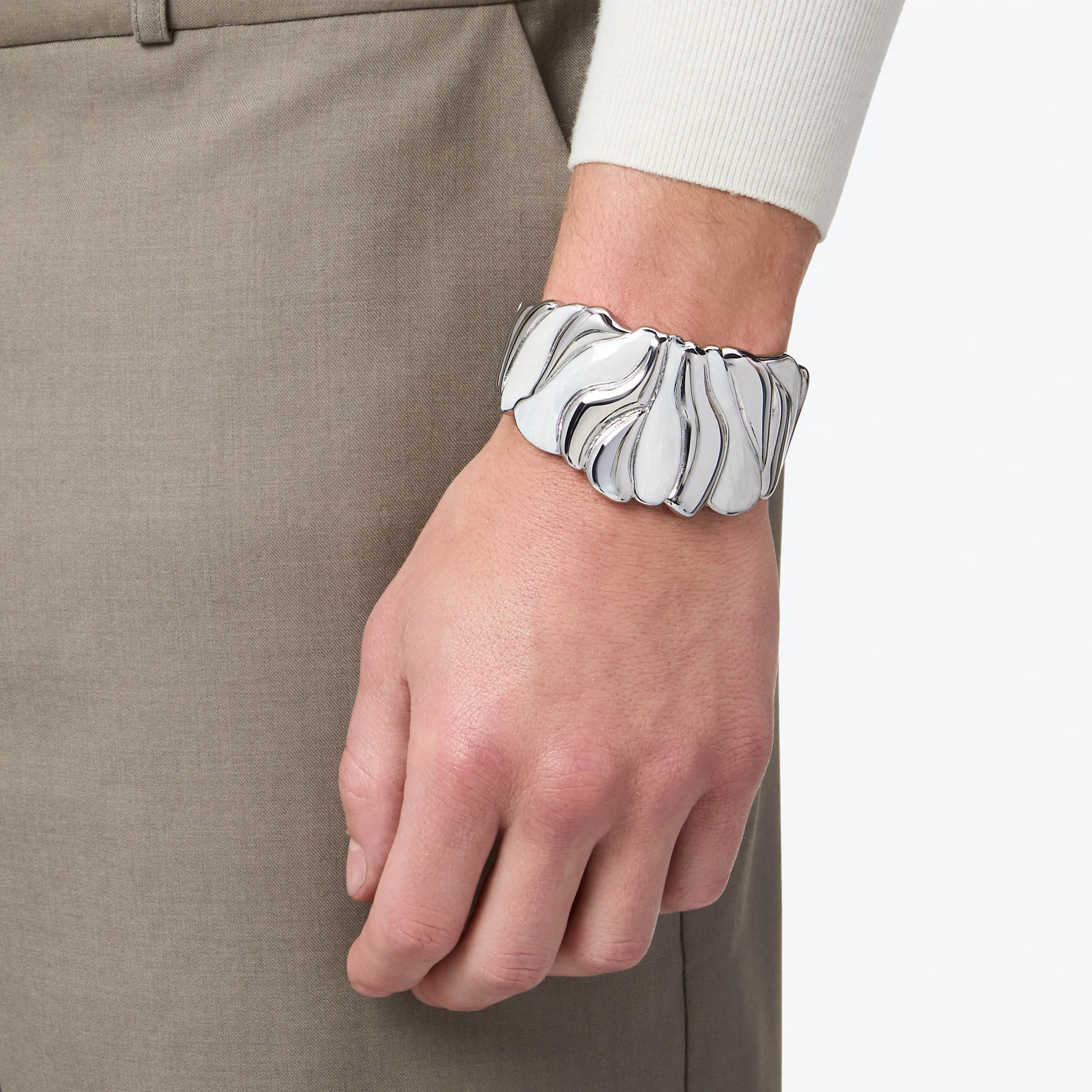 V1_Luar_Bracelet_01